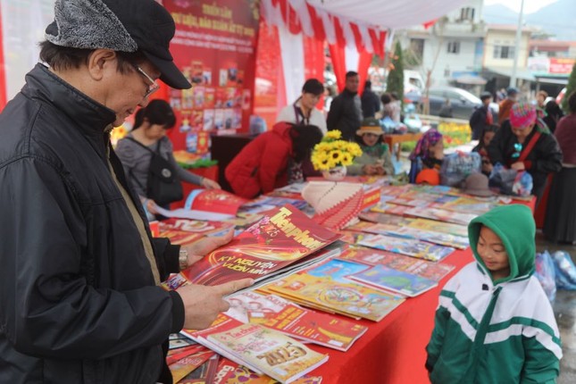 Xem hội nhảy lửa, du xuân trên cao nguyên Bắc Hà ảnh 7